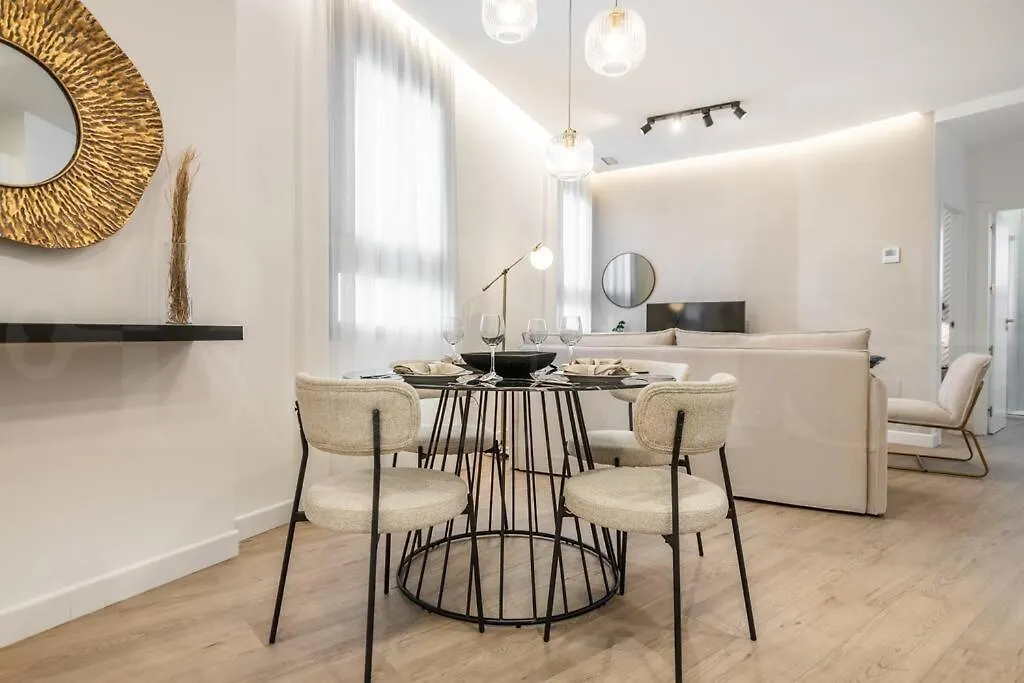 Enchanting And Bright Apartment Center By Rems Malaga Spain
