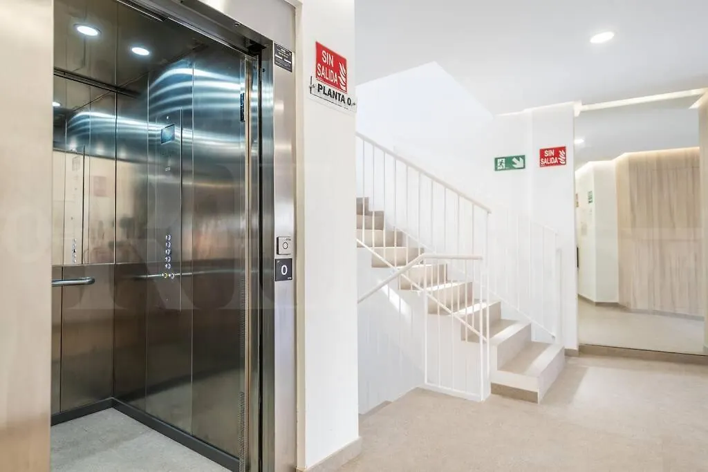 Enchanting And Bright Apartment Center By Rems Malaga Spain