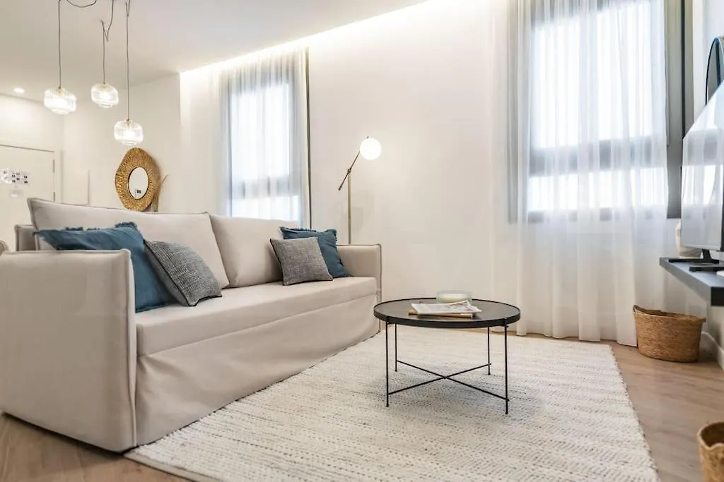 Enchanting And Bright Apartment Center By Rems Malaga